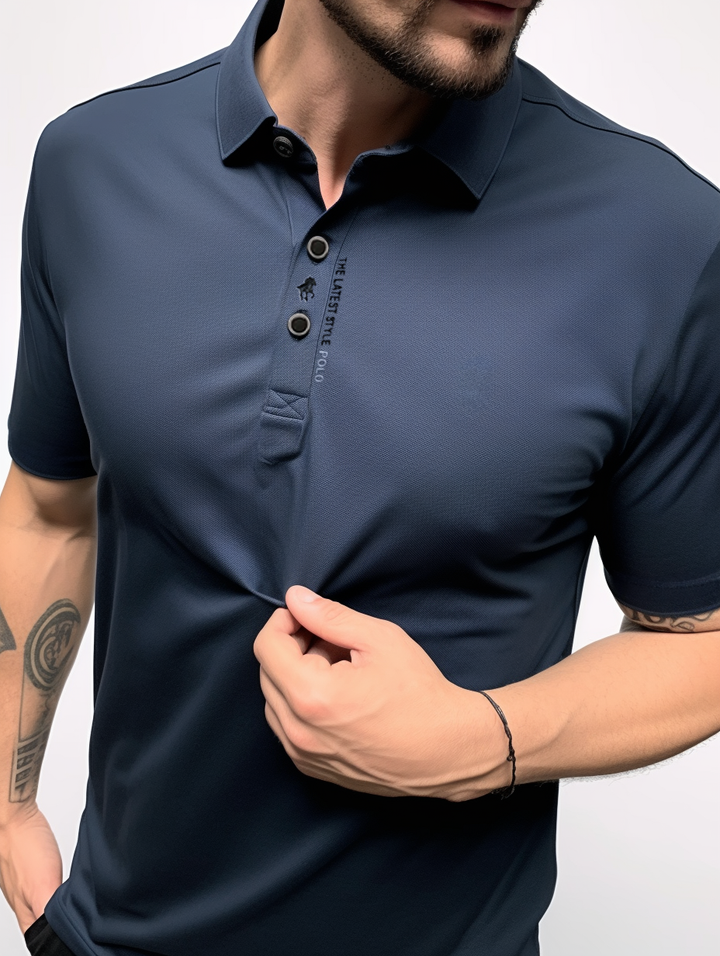 Stylish men's wrinkle-free polo shirt, versatile for casual outings or office wear in spring/summer.