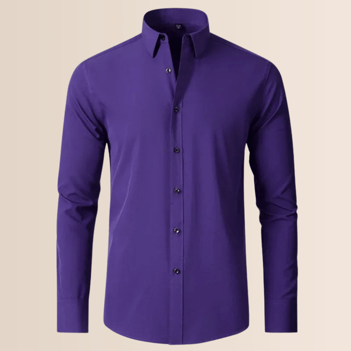 Low-maintenance men's wrinkle-resistant business shirt. Stretch long-sleeve for lasting professional wear.