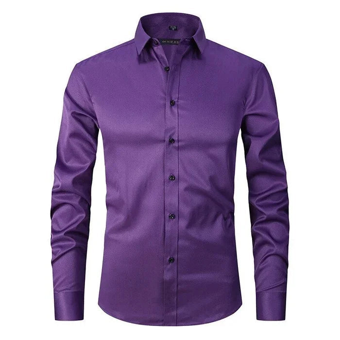 Easy-care men's wrinkle-resistant dress shirt, stretch fabric for ultimate comfort and flexibility.