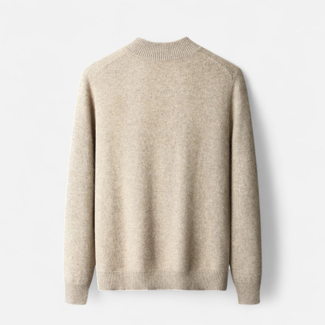Super comfortable men's zippered sweater, perfect for casual or smart outfits in cold weather.