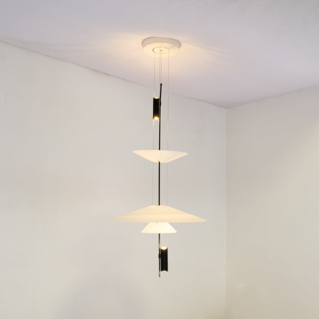 Merru modern LED pendant light for an elegant dining room ambiance.
