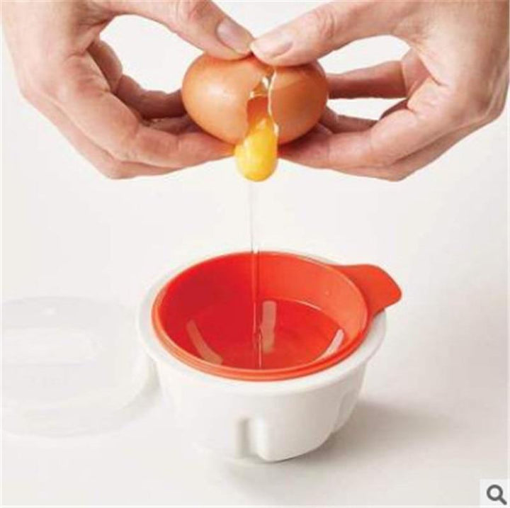Food-grade silicone microwave egg poacher. Easy-to-use cookware for single-serving healthy breakfast.