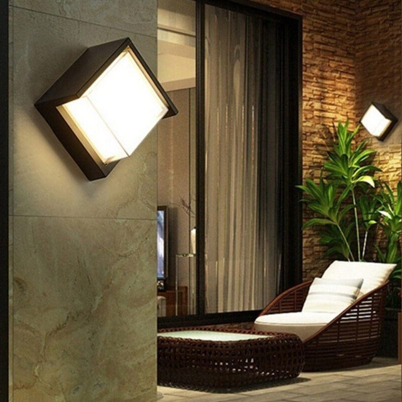 Secure your home with this LED outdoor wall lamp featuring a motion sensor for automatic illumination.