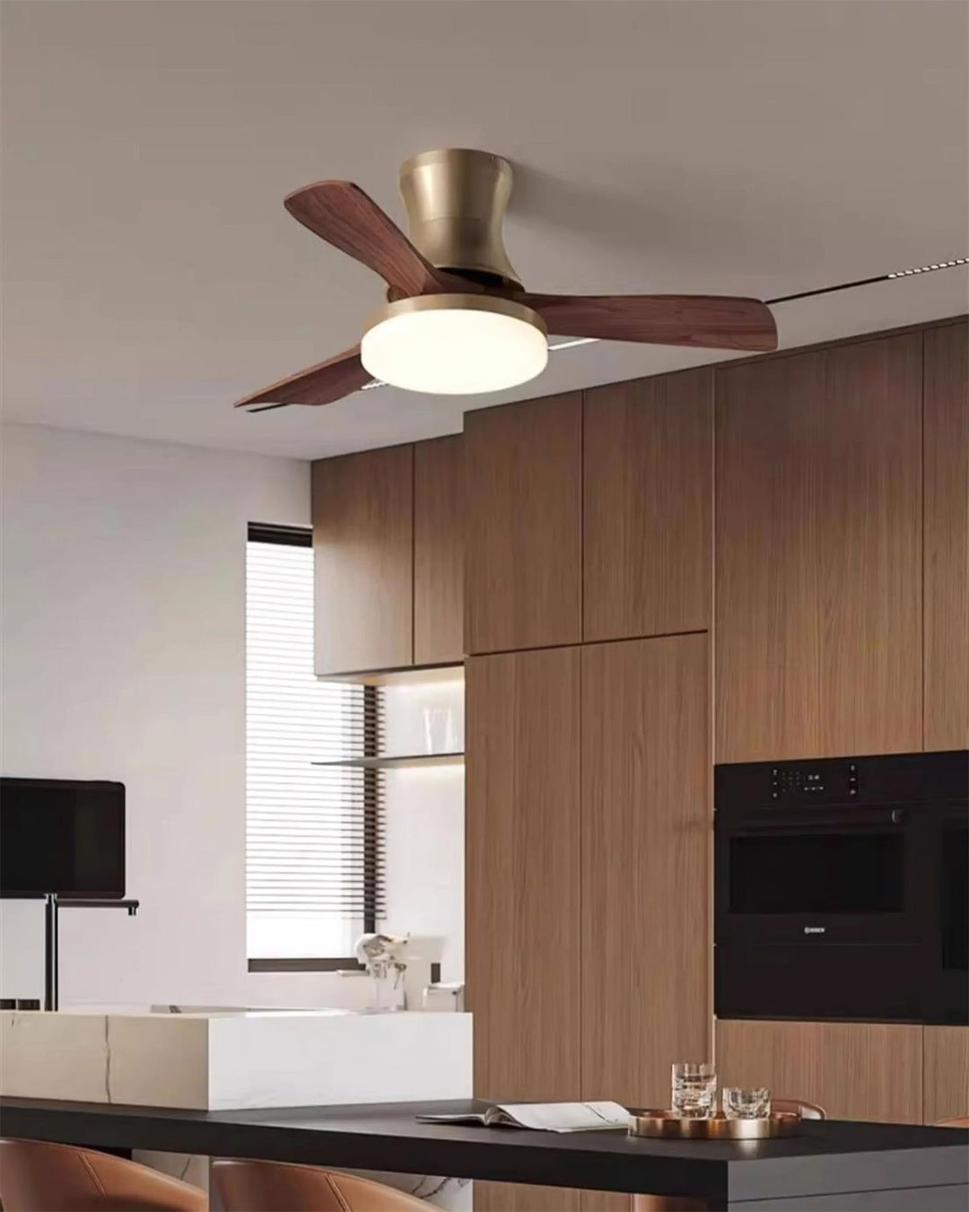 Remote-controlled modern ceiling fan, integrated LED, great for bedrooms.