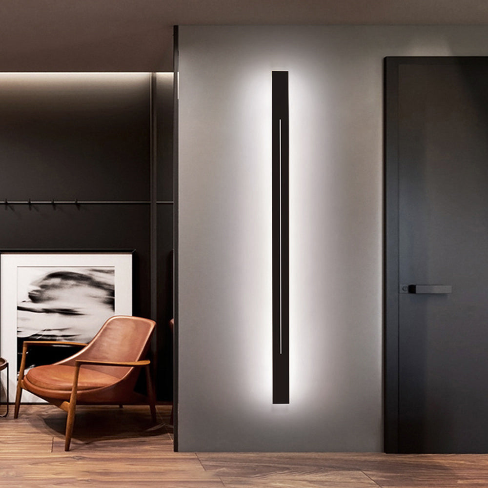 Modern LED indoor wall lamp, elegant linear design, enhances any room.