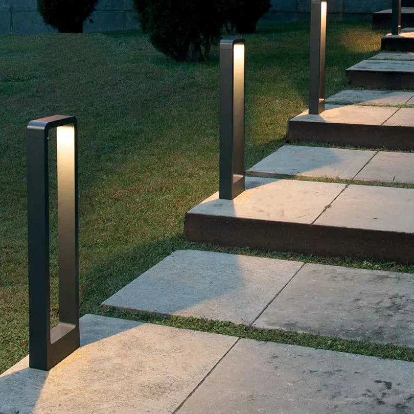 IP68 waterproof LED garden light, providing modern outdoor lighting for pathways, driveways, and gardens.