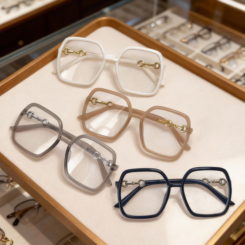 Fashionable modern square frame glasses, ideal for a contemporary, chic look. Unisex design.
