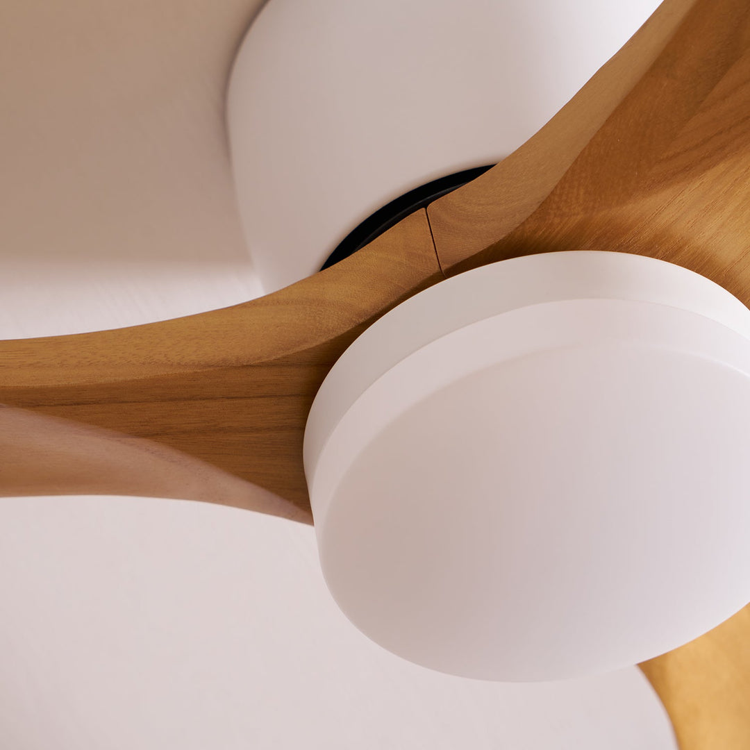 Contemporary wooden fan with LED lighting, remote. Scandi design for optimal comfort.
