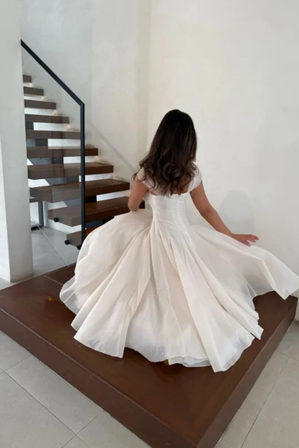Elegant women's formal midi dress with a sweetheart neckline. Flared silhouette, ideal for evening & special events.