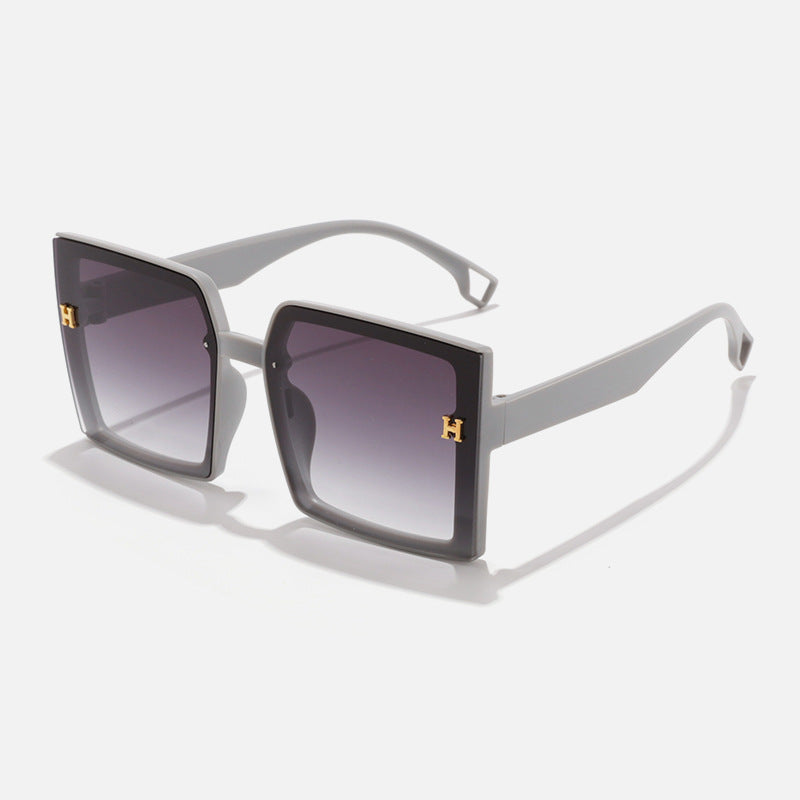 Premium oversized shield sunglasses, offering ultimate style & comprehensive eye protection.