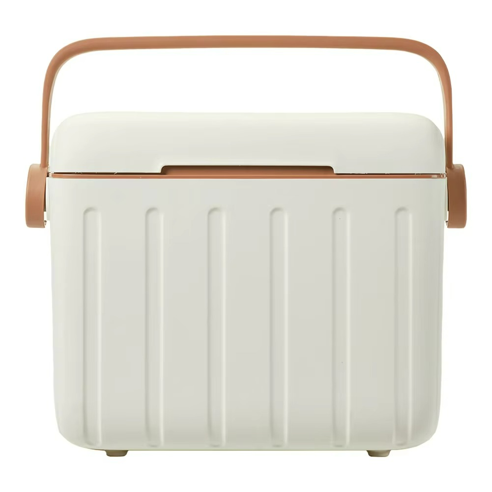 A compact 6-liter insulated cooler for picnics, camping & beach. Features robust build to keep drinks & food chilled.