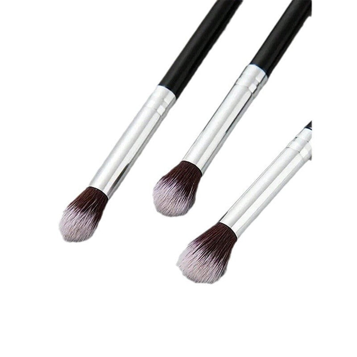 Fine tip synthetic nail art brushes for detailed line work & intricate patterns in professional manicures. Light green.