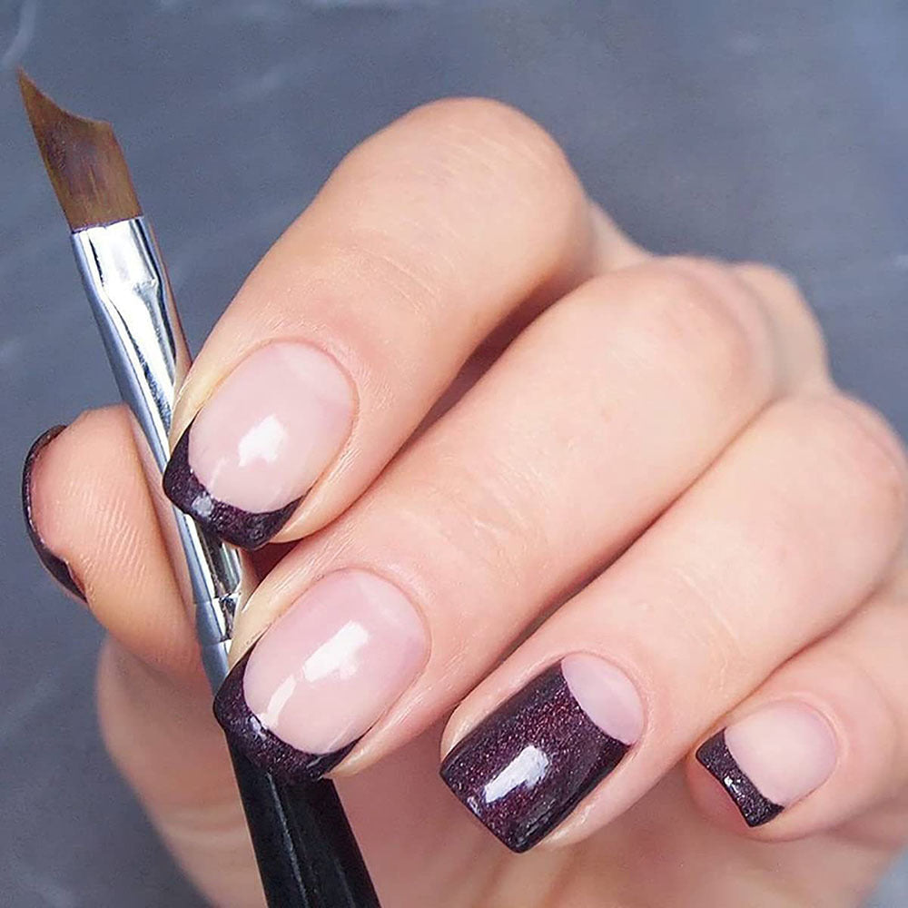 High-quality detailing brush for professional nail art. Achieve perfect fine lines & intricate nail designs easily.