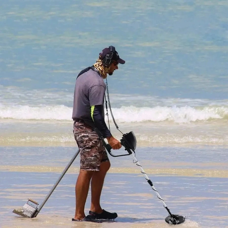 High-performance metal detector for gold prospecting. Discover hidden treasures & artifacts with this professional gadget.