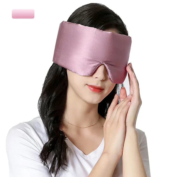 Smooth pure silk sleep mask, effectively blocking light for deep, undisturbed rest.
