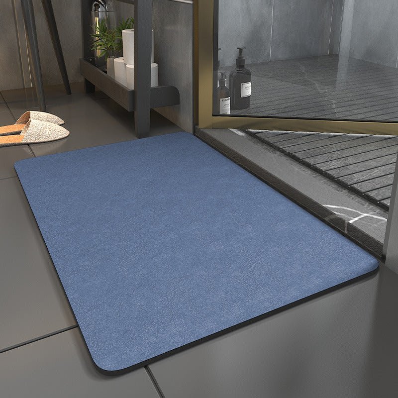 Soft, absorbent bath mat for bathrooms, featuring quick-dry and non-slip properties for home safety.