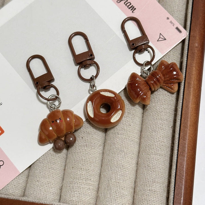 Stylish novelty bread design keychain, great gift idea for foodies & collectors.