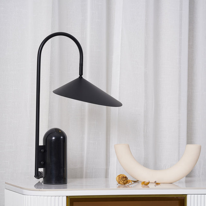 Reyaris task lighting, modern arch lamp, focus for reading or work.