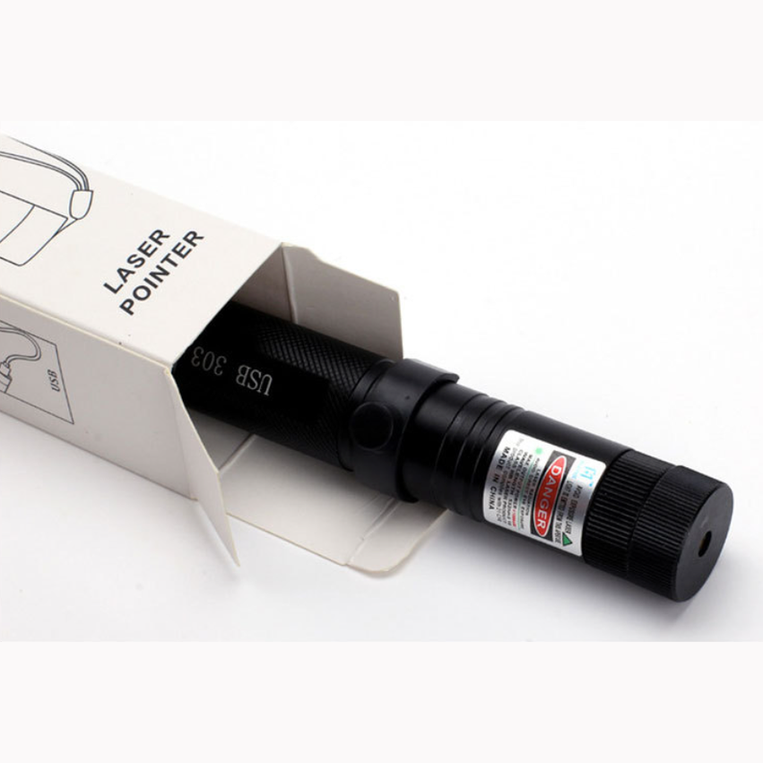 Durable aluminum long-range laser pointer with adjustable focus, ideal for professional presentations & stargazing.