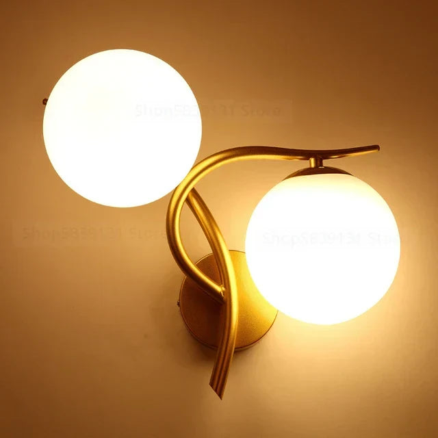 Sleek modern LED wall sconce, perfect for Scandinavian living rooms & bedrooms, minimalist design.
