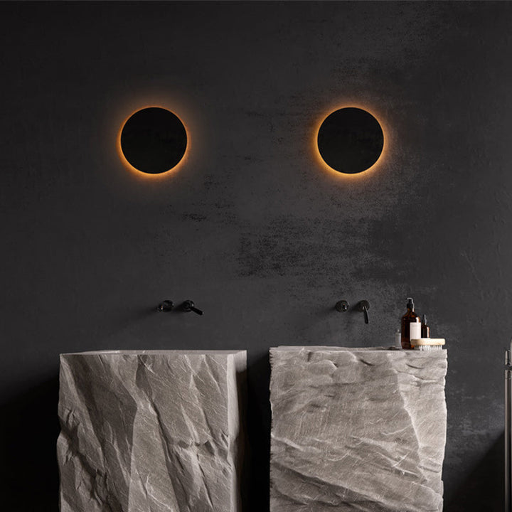 Contemporary LED wall light, ideal for illuminating patios & entranceways.
