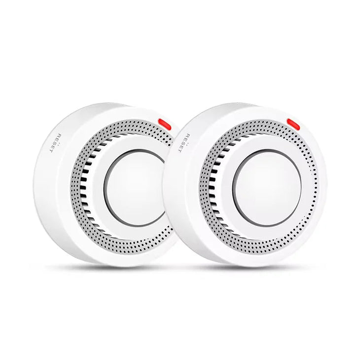 Wireless smart security device: WiFi smoke and heat detector with remote app control & loud 85dB alarm.
