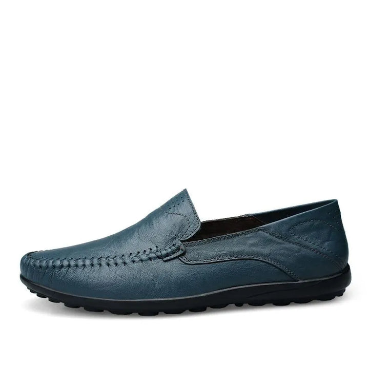 Stylish men's Aure loafers, versatile slip-on dress shoes crafted for both formal wear and casual elegance.