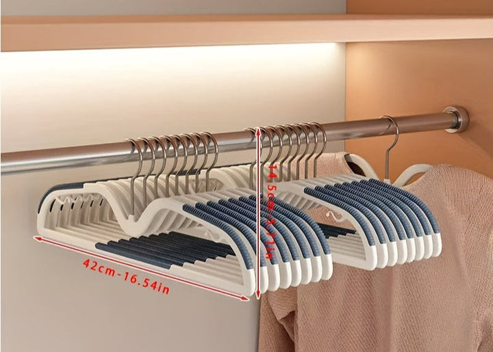 Efficient garment care: non-slip, rotating plastic hangers for a clutter-free, organized wardrobe.