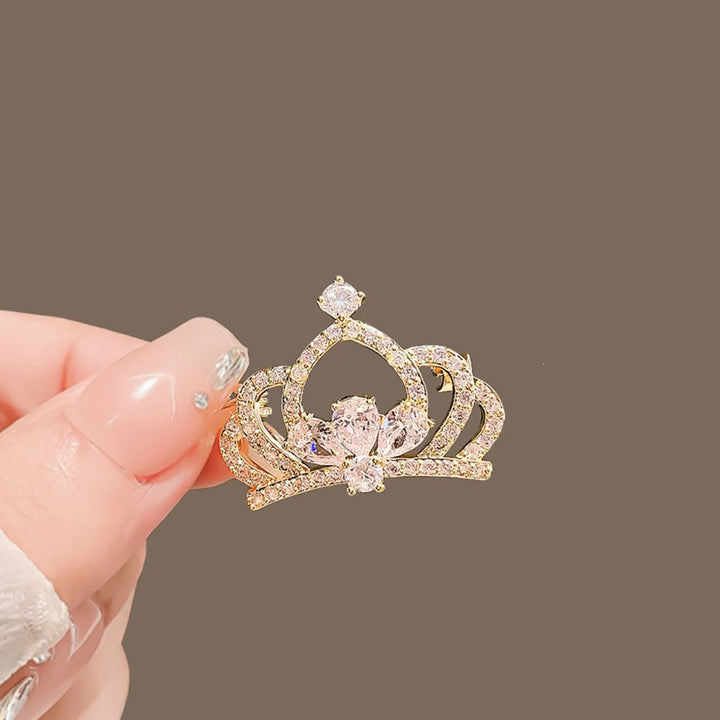 Women's elegant sparkling crystal crown brooch, a chic pin accessory for formal wear and gifts.