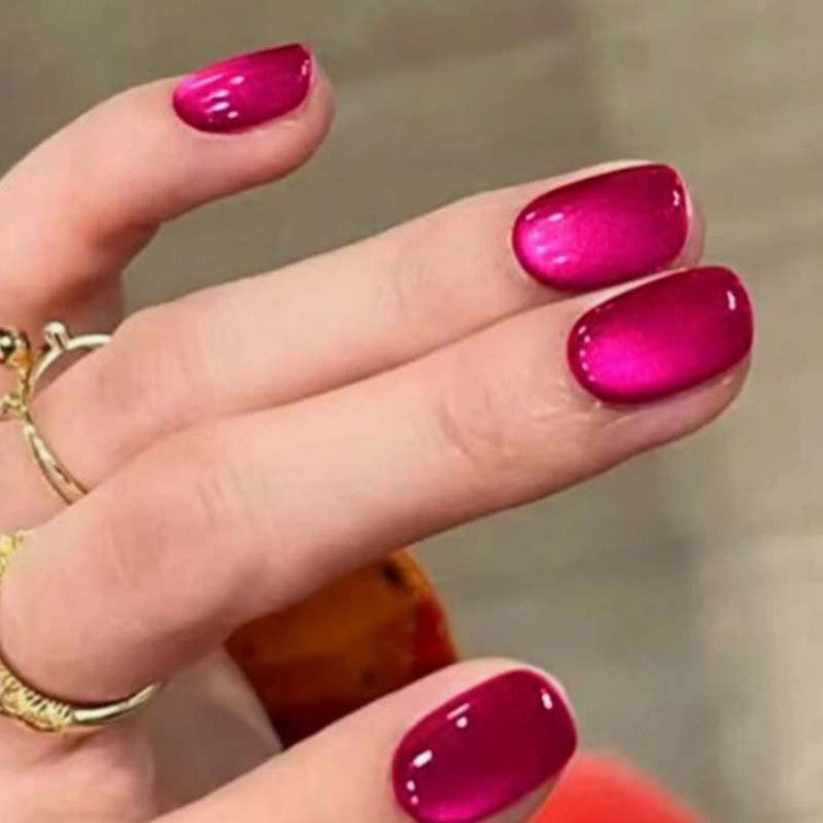 Women's artificial glitter nails, perfect for an easy application & dazzling sparkling manicure.