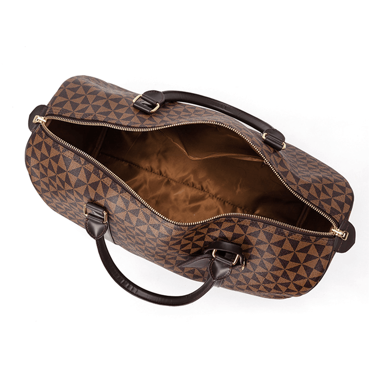 Durable men's travel duffel bag, built to last. Perfect weekend bag for any journey.