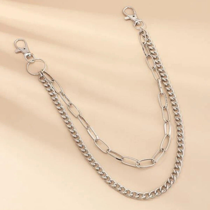 Unisex metal chain accessory in gold for pants, a trendy waist chain for stylish outfits.