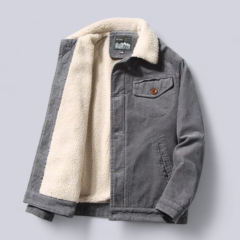 Men's casual autumn jacket, offering warmth and style for everyday fall adventures.