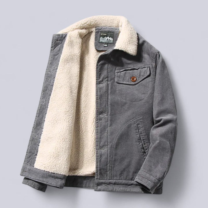 Men's casual autumn jacket, offering warmth and style for everyday fall adventures.