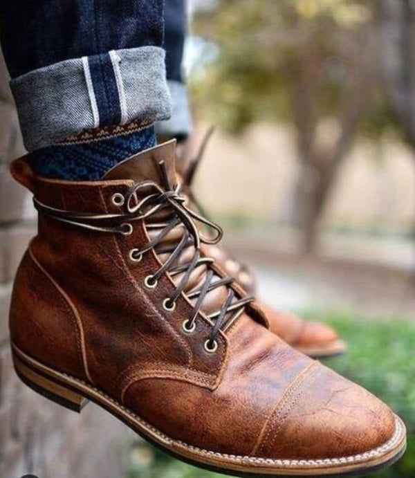 Men's durable lace-up ankle boots, perfect for fall, winter, and casual outdoor activities. Comfortable fit.
