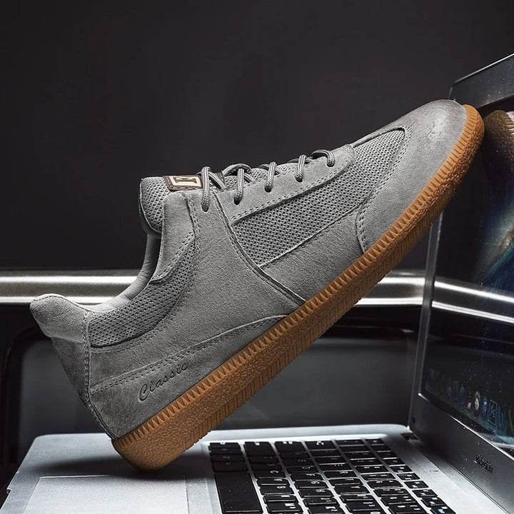 Modern men's casual lace-up shoes, perfect for everyday comfort. Stylish versatile sneakers for walking & daily activities.