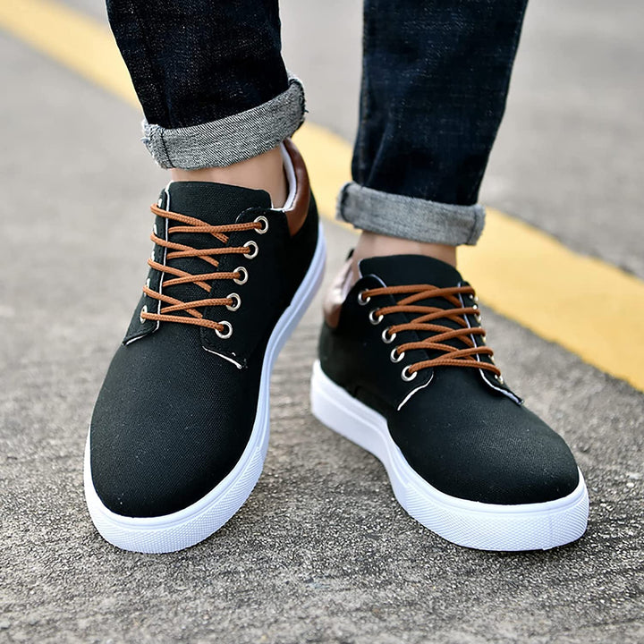 Men's casual lace-up shoes, low-top design, round toe, ideal for everyday comfort and style.