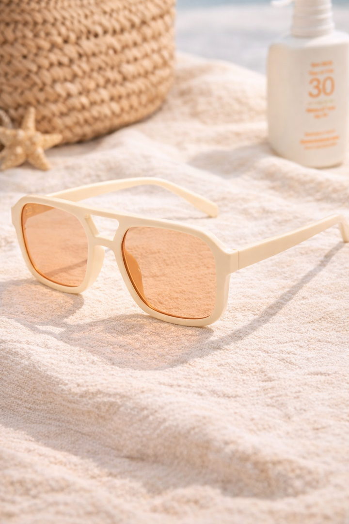Lightweight men's square frame sunglasses with advanced glare protection, perfect for stylish daily use.