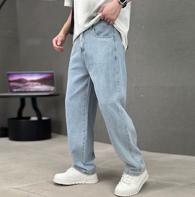 Modern fit men's straight leg black jeans. Versatile denim for casual & everyday wear.