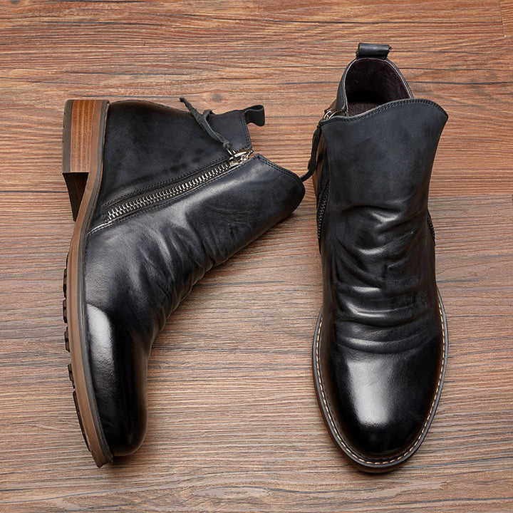 Versatile men's fashionable zipper boots, combining a durable design with sophisticated daily appeal.