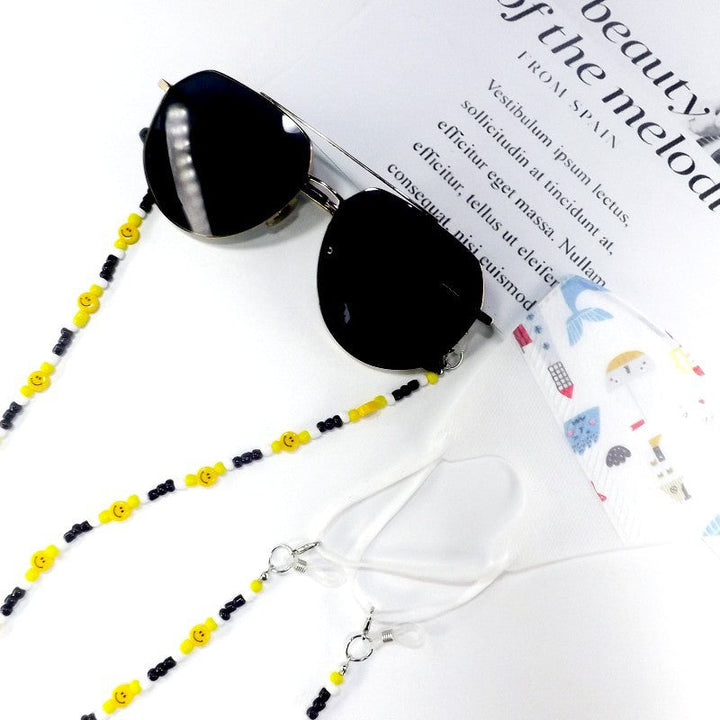Versatile beaded mask lanyard, a chic and functional holder for your face mask. Unisex design.