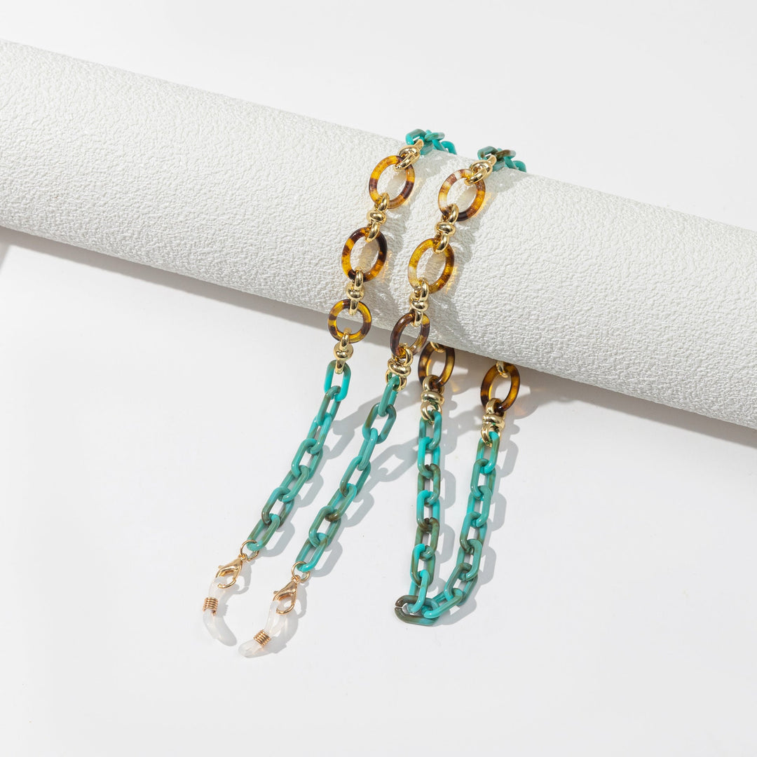 Simple yet stylish eyeglass chain. A secure & convenient glasses holder, perfect unisex fashion accessory.