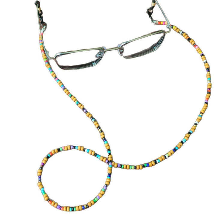 Unisex fashion glasses chain, ideal gift for eyewear wearers. Artistic design keeps spectacles safe and adds a chic accent.