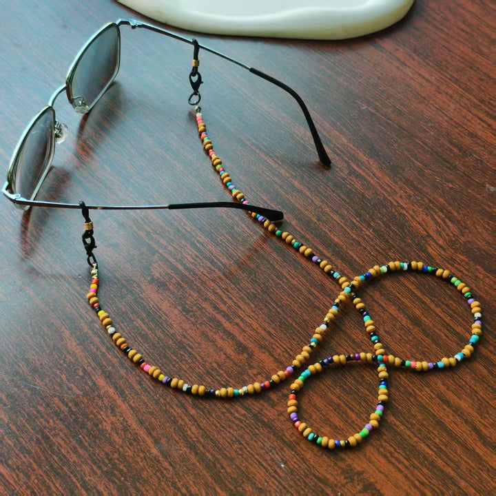 Lightweight & stylish eyewear holder chain with a unique artistic design, perfect for keeping glasses handy and secure.