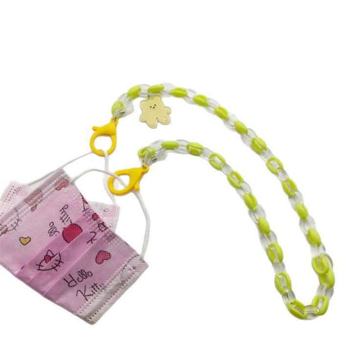 Chic unisex face mask accessory, a convenient and stylish mask chain.