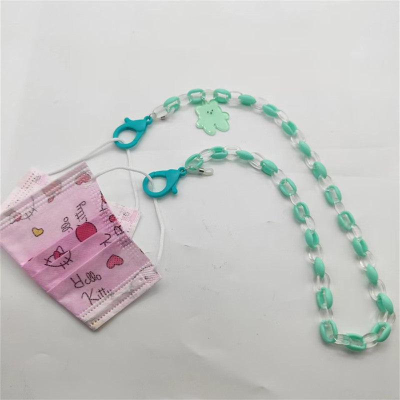 Versatile stylish mask holder necklace, a must-have face mask accessory.
