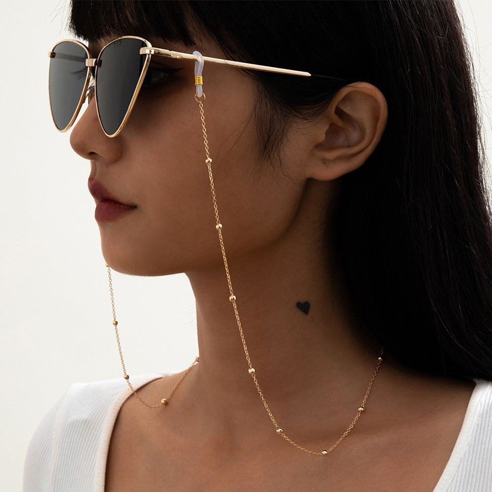 Stylish unisex metal eyewear chain, perfect for holding glasses & sunglasses securely.