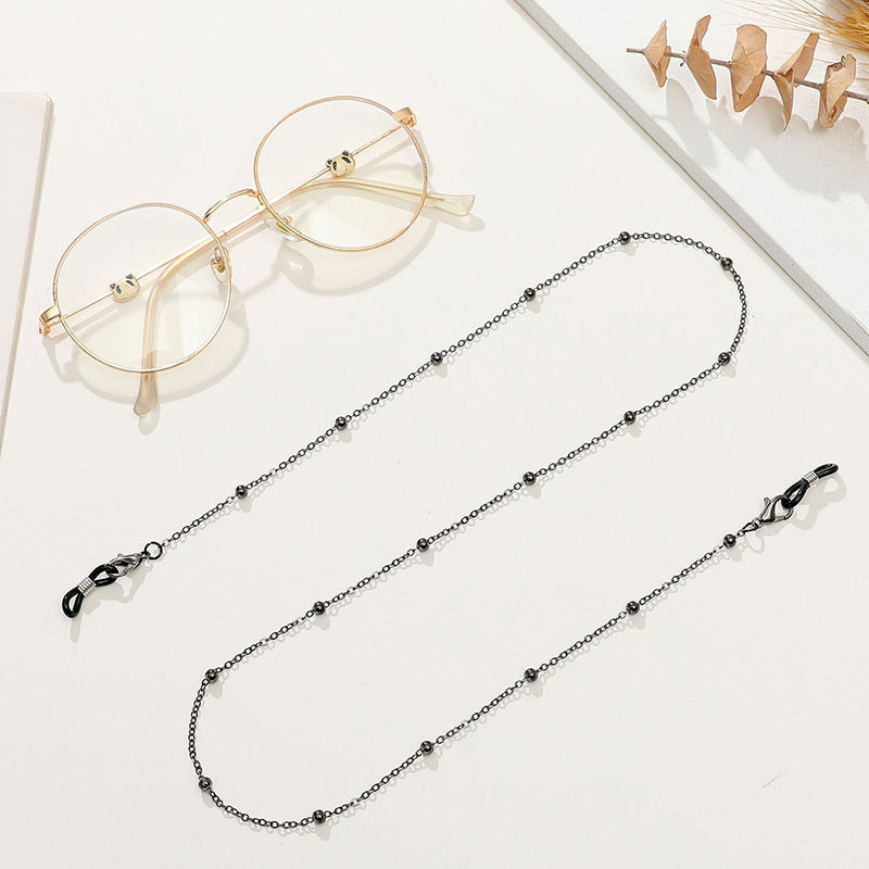 Secure metal eyewear chain. Stylish holder for glasses, sunglasses, and spectacles. A unisex fashion accessory.