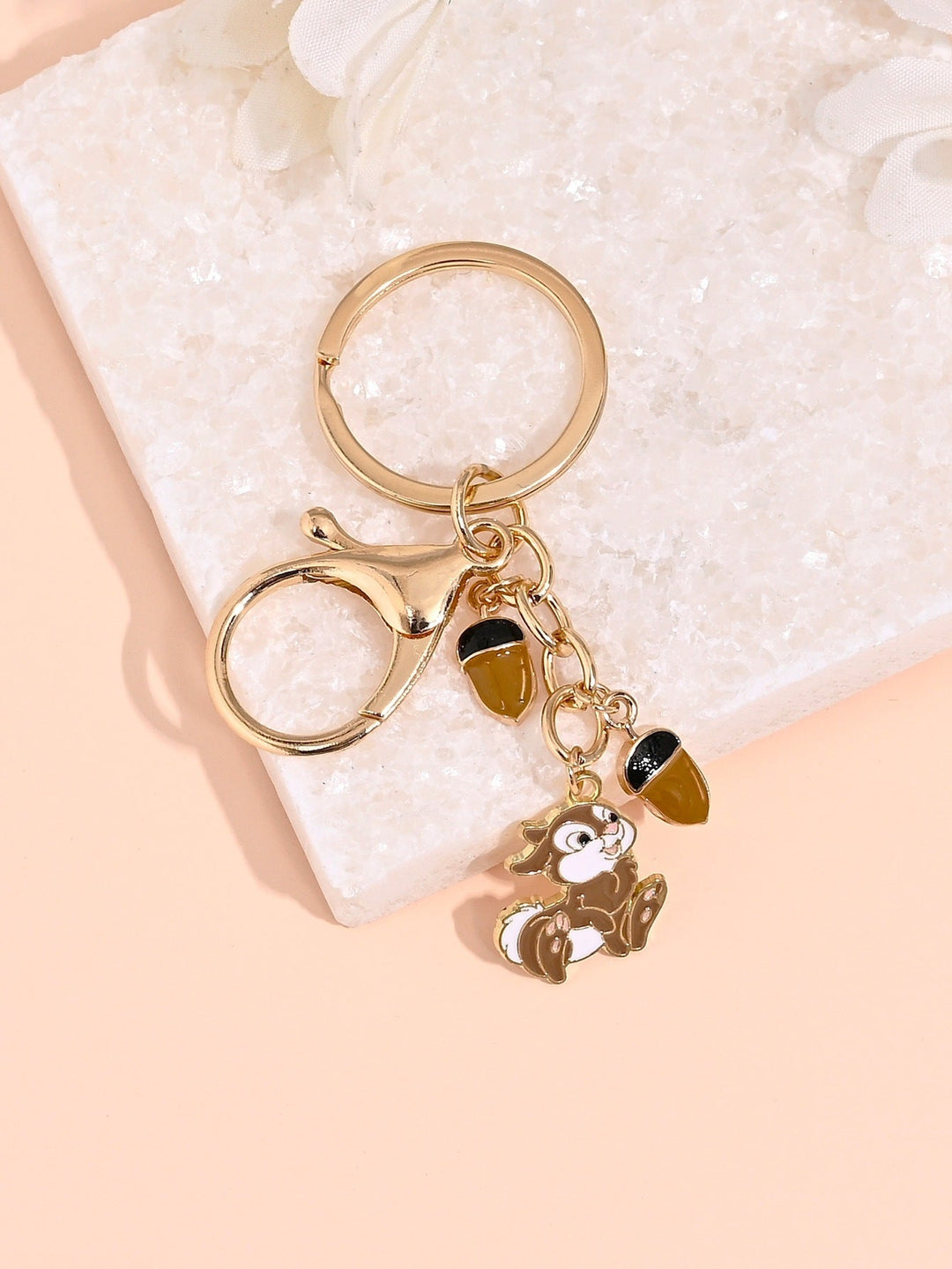 Artistic nautical star key holder. Unisex bag charm, perfect for ocean enthusiasts.