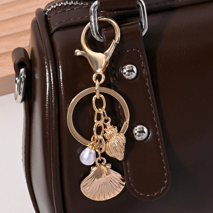 Classic nautical star keychain accessory for keys & bags. Stylish unisex gift.